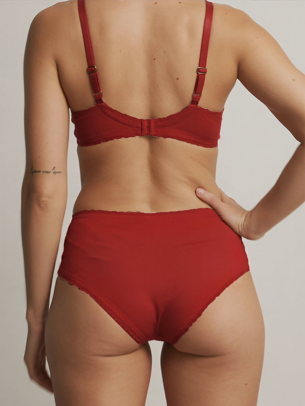 Everyday Brief - Økologisk bomuld | 100% lækagesikker, dag & nat | Rød