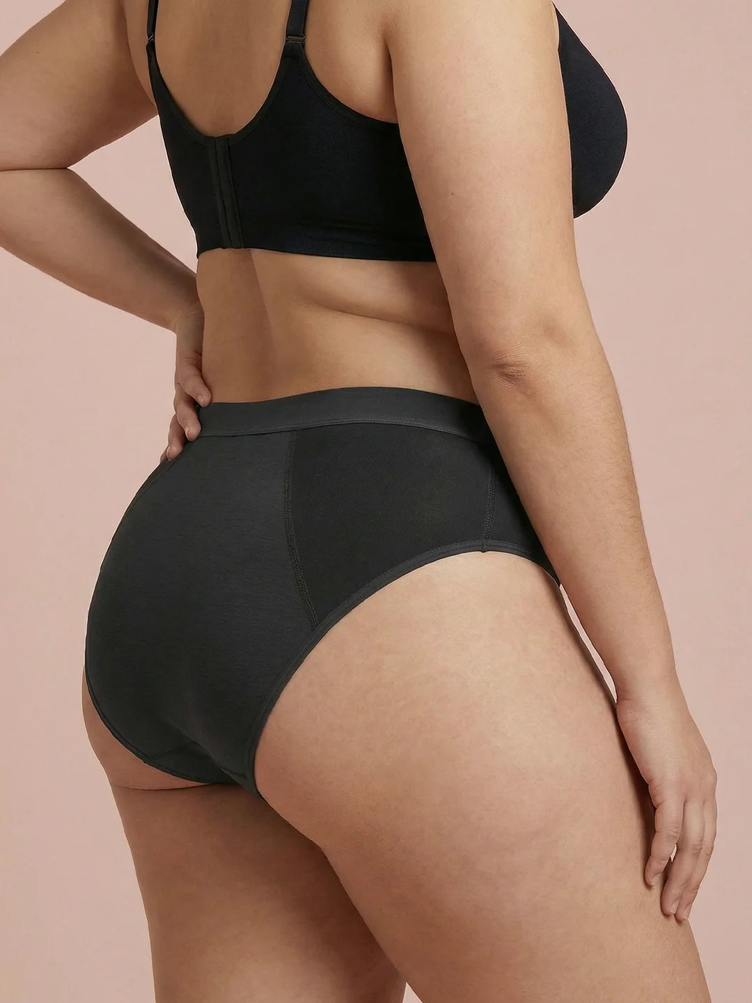 Invisible Hugger | 100% lækagesikker, dag & nat | Sort | Menstruationstrusser