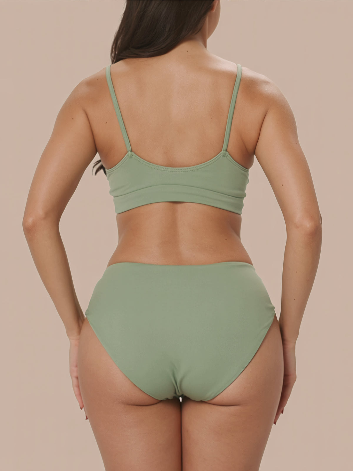 Menstruatie ondergoed groen, high waist brief gedragen van achteren