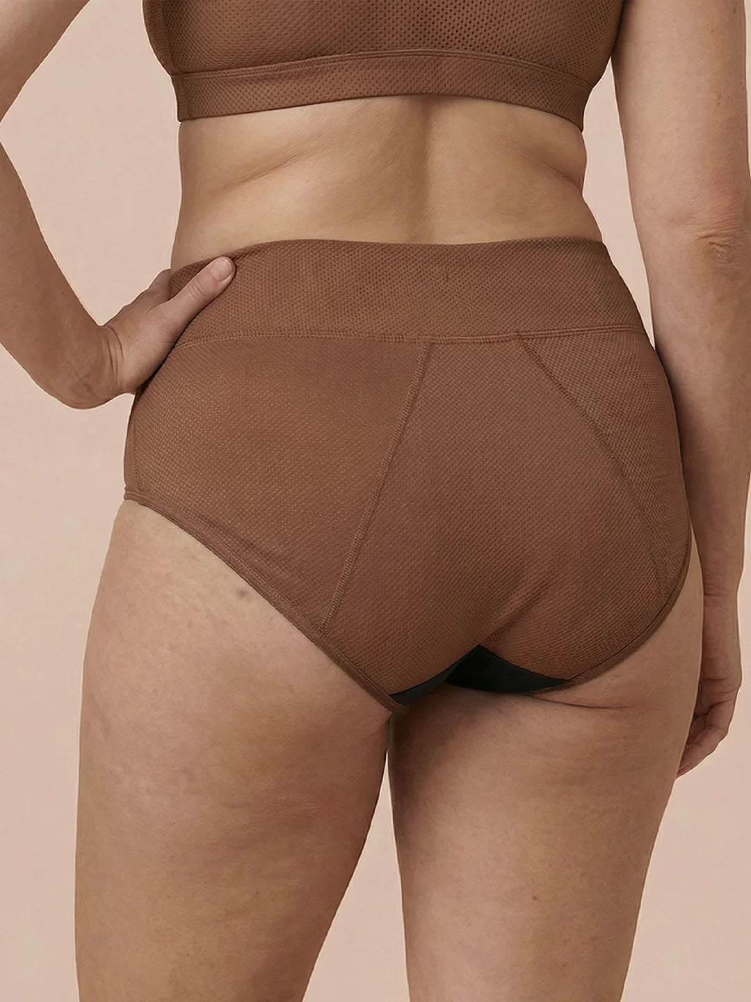 Classic Brief | 100% lækagesikker, dag & nat | Karamel | Menstruationstrusser