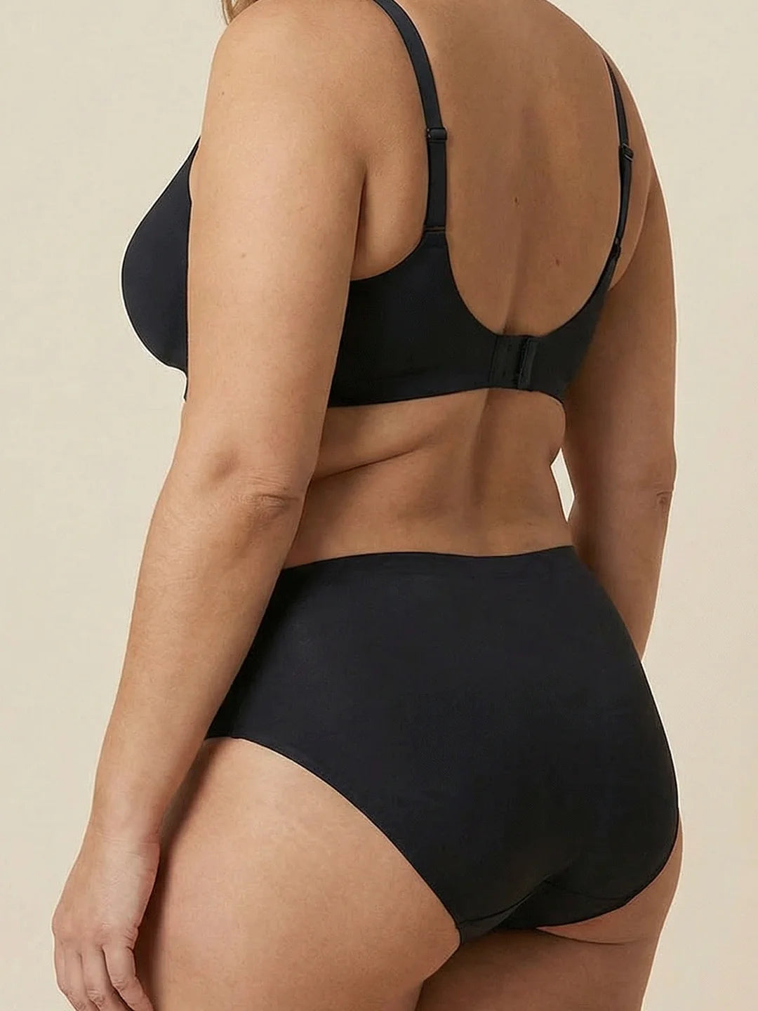 High Waist Brief | Kraftig urinlækage | Ultra blød & sømløs | 100% lækagesikker & økologisk bomuld | Sort