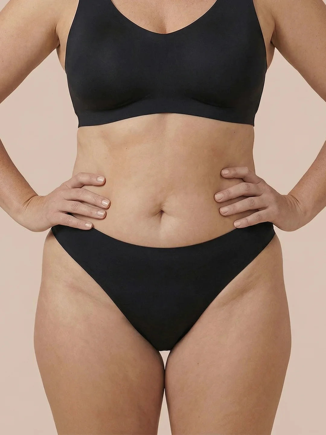 Sømløs Brazilian | Let urinlækage | Ultra blød & sømløs | 100% lækagesikker & økologisk bomuld | Sort | Menstruationstrusser