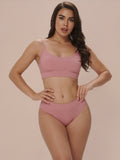 Menstruatie ondergoed, roze high waist brief gedragen in volledig vooraanzicht