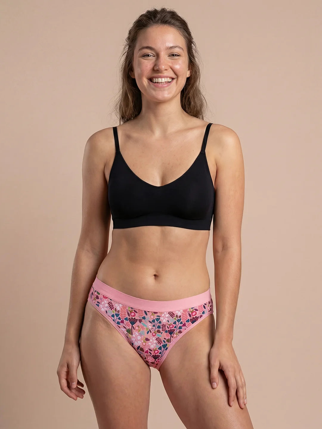 Menstruatie ondergoed tieners, flow girl power gedragen in volledig vooraanzicht