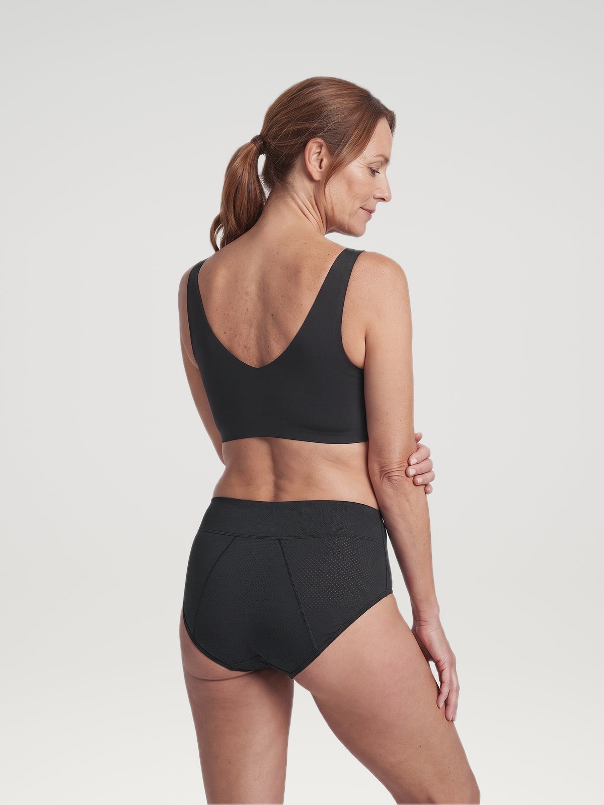 Classic Brief zwart, achteraanzicht aan model